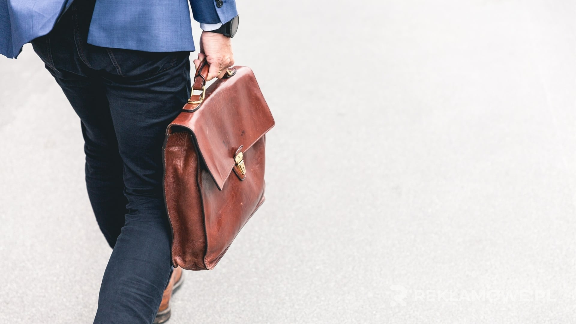 Teczki reklamowe przygotowane na ważne spotkanie